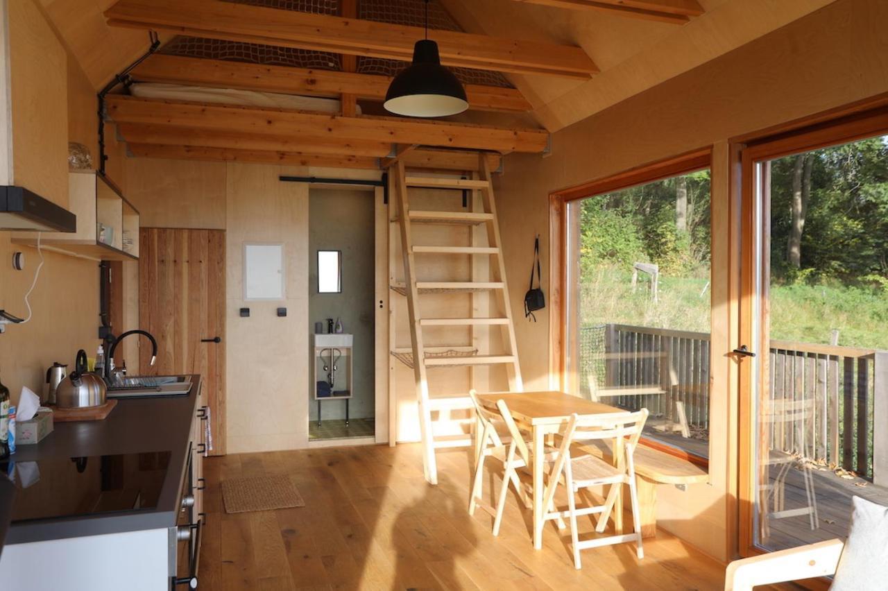 Tri Domky - Tiny Houses Depoltice エクステリア 写真