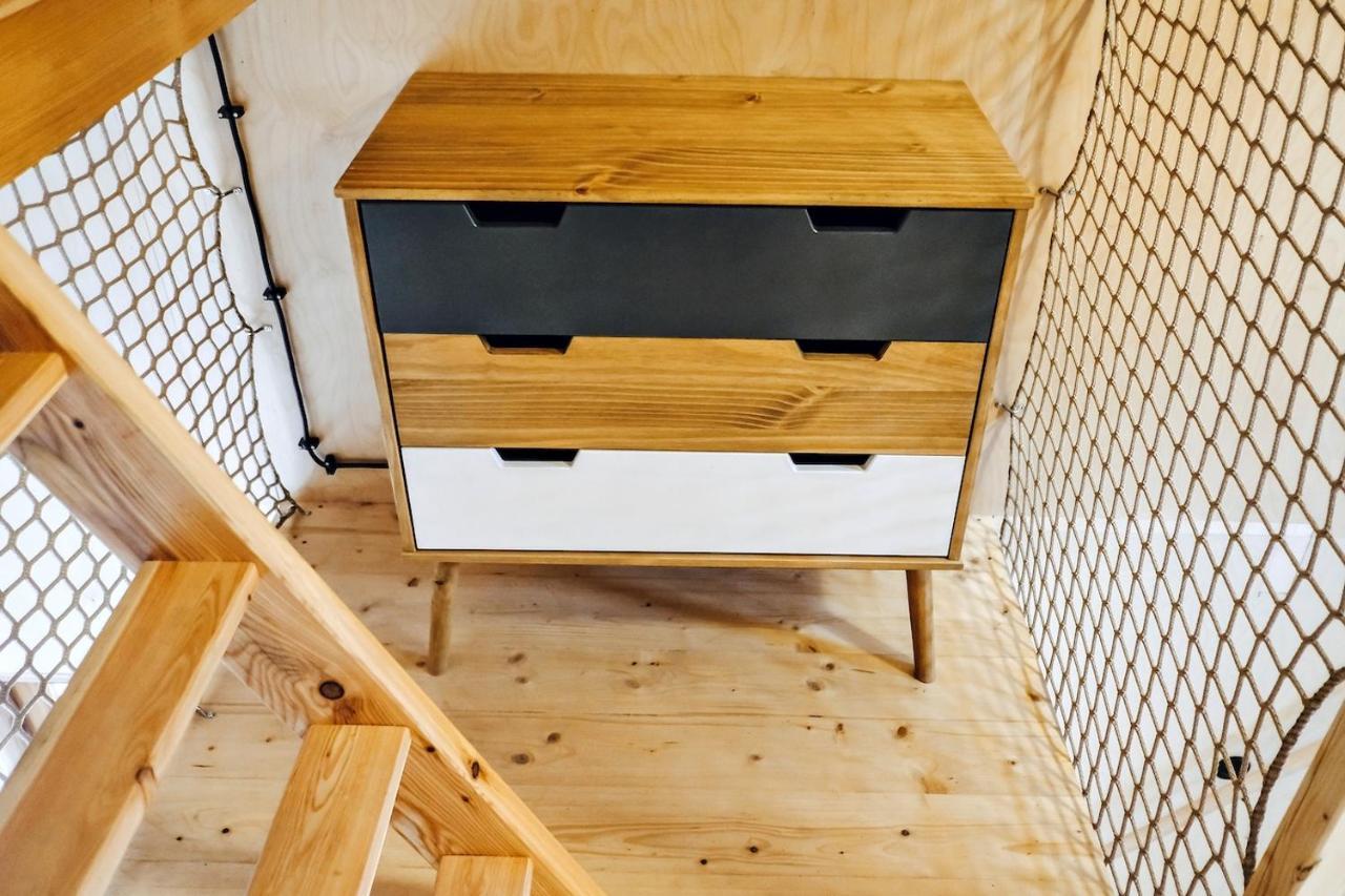 Tri Domky - Tiny Houses Depoltice エクステリア 写真