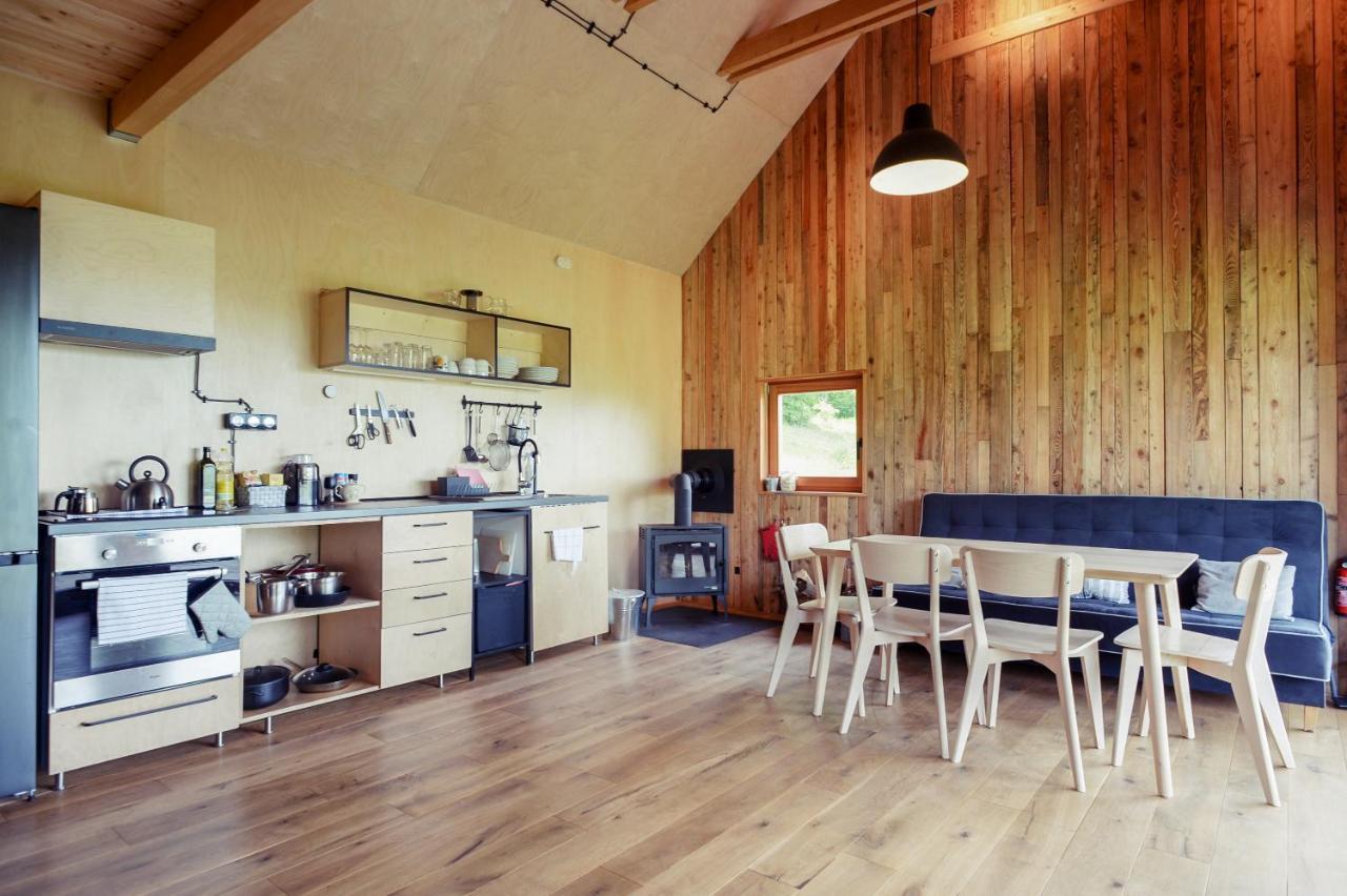 Tri Domky - Tiny Houses Depoltice エクステリア 写真