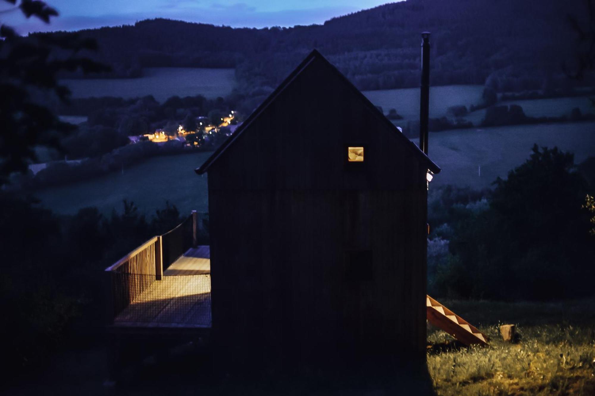 Tri Domky - Tiny Houses Depoltice エクステリア 写真